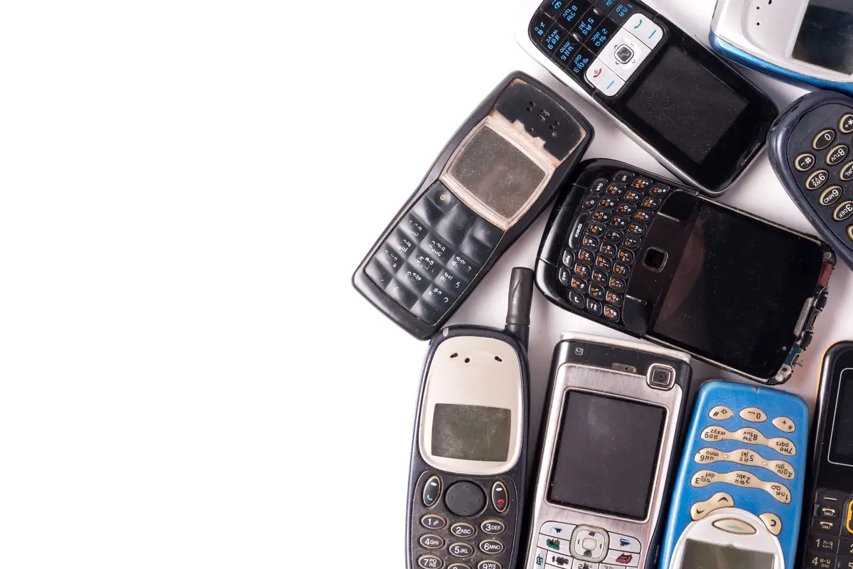 Vecchi cellulari: quali modelli oggi valgono più di una collezione di monete