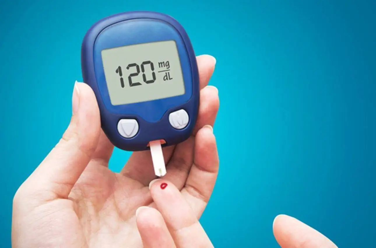 Scopri i segnali della glicemia alta dopo Pasqua e come prevenirli a tavola