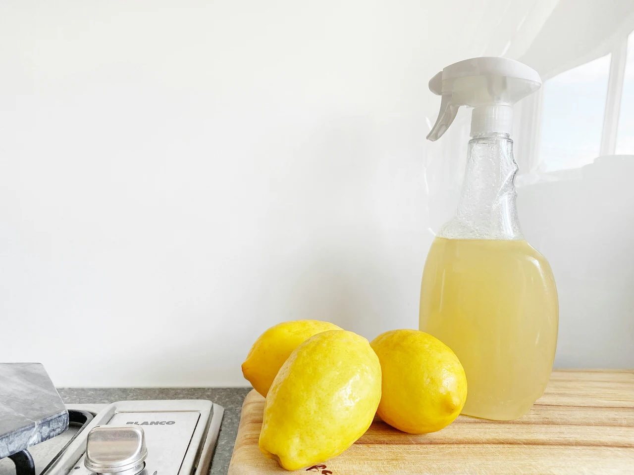 Pulizie di casa con il limone: ecco come usarlo per igienizzare e deodorare ogni ambiente