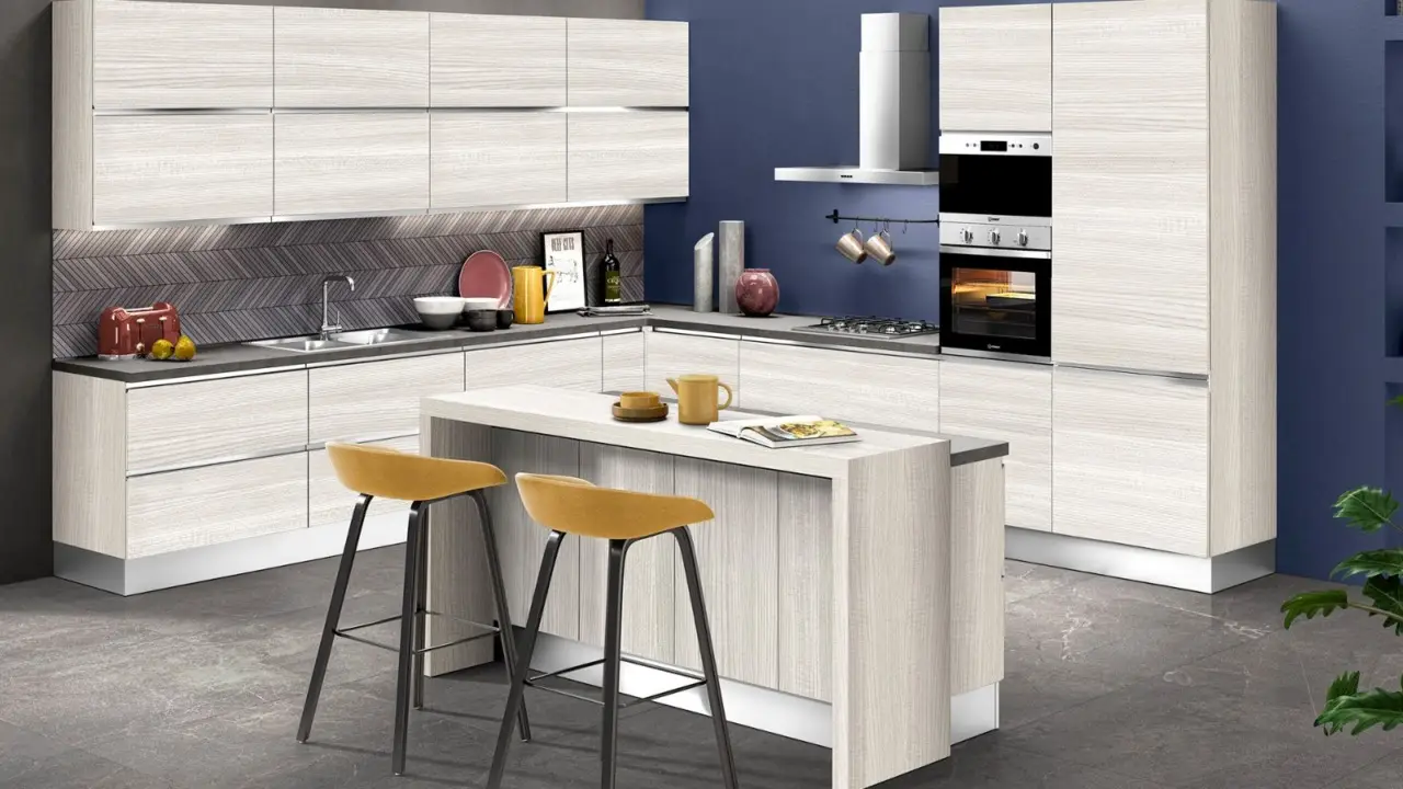 I tuoi mobili sono appiccicosi e sporchi? Ecco l’errore che fai e il trucco per pulirli subito